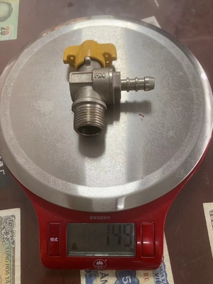 屋外ガーデン 良質のポーランドの青銅の水弁
