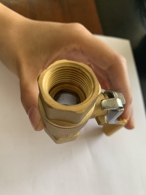 1/2 3/4インチ卸売亜鉛 黄色のプラスチックハンドルを持つ青銅ボールバルブ
