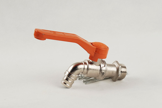 ホテル120gram 1/2inchのホースの胸当ての雄ん鶏のロックできる庭の蛇口3Dモデル設計
